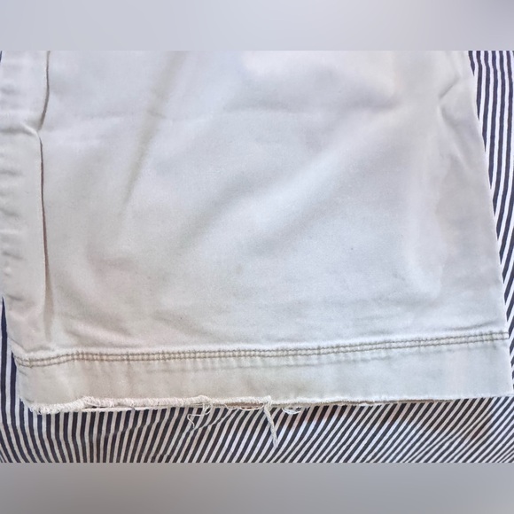 Vintage Abercrombie and Fitch, slightly flared at the bottom size 10 - Picture 8 of 10